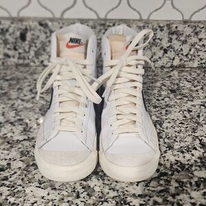 Nike Blazer Mid '77 Sneaker